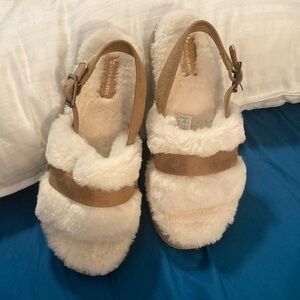 UGG Koolaburra faux fur fuzz ‘ N II fuzzed out new slip on slipper sAndles 8